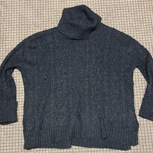 Free People Women's Charcoal Distressed Turtleneck Split Hem Sweater Sz Small